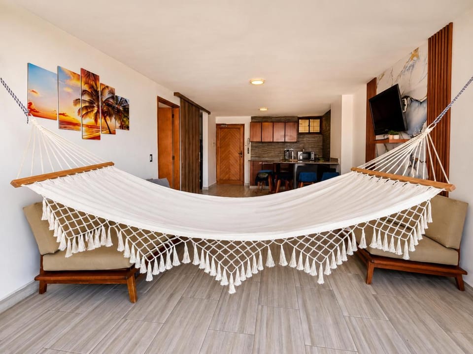 Communal lounge/ TV room, TV and multimedia, Living room, Seating area, Dining area, Evening entertainment, kitchen