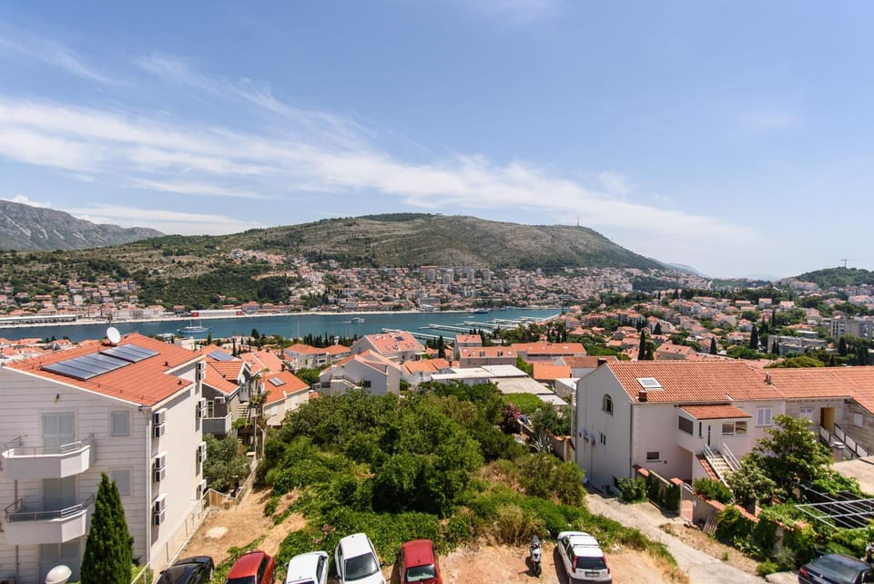 Neighbourhood, Coffee/tea facilities, View (from property/room), Seating area