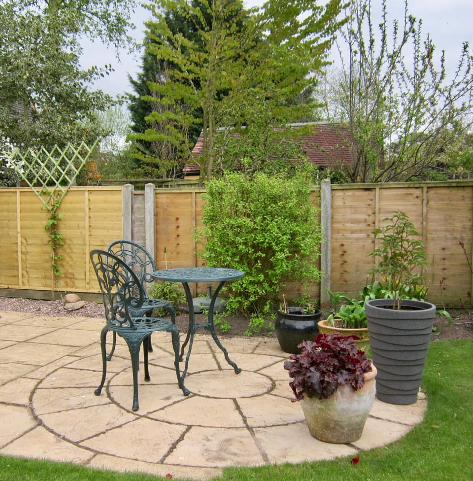Patio, BBQ facilities, Garden