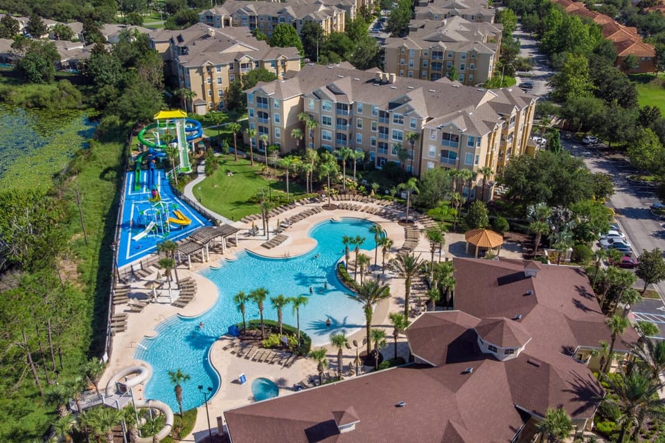 Windsor Hills Resort 2 Miles to Disney 6-Bedroom 4-Bathrooms Villa with Private Pool and Spa House in Windsor Hills