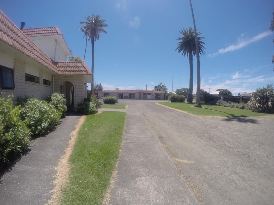 Natural landscape, Area and facilities