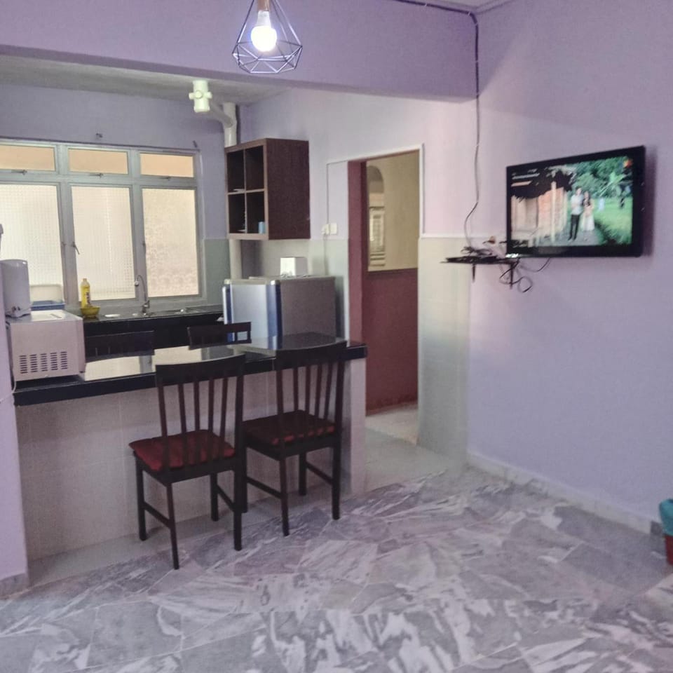 TV and multimedia, Seating area, Dining area