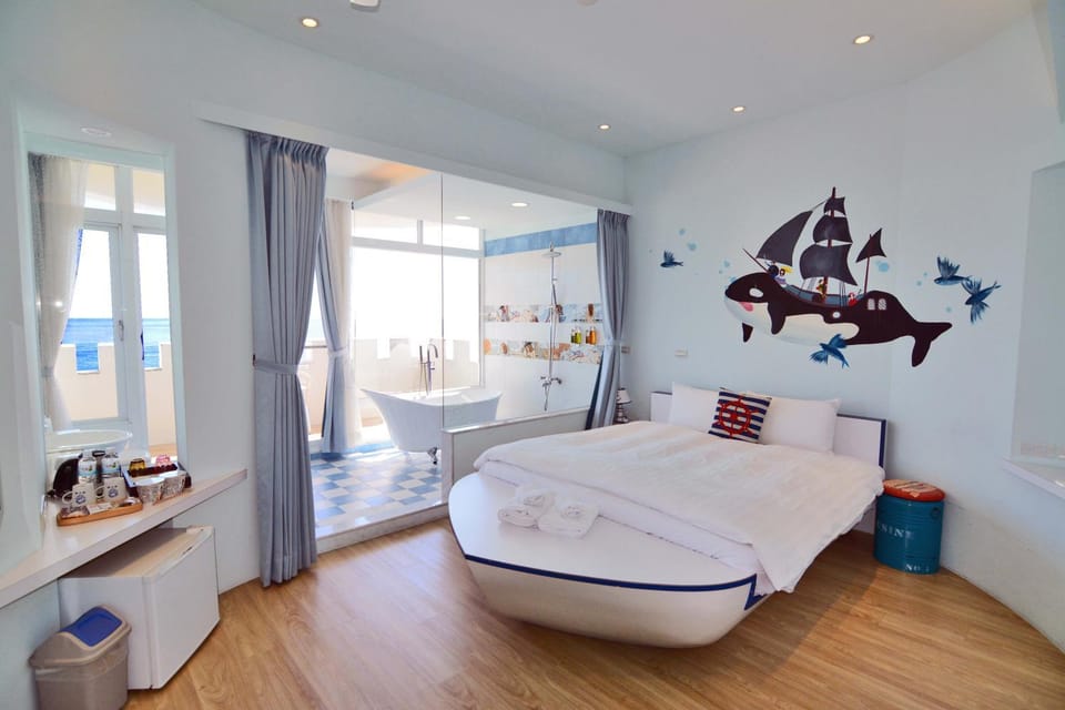 Photo of the whole room, bunk bed