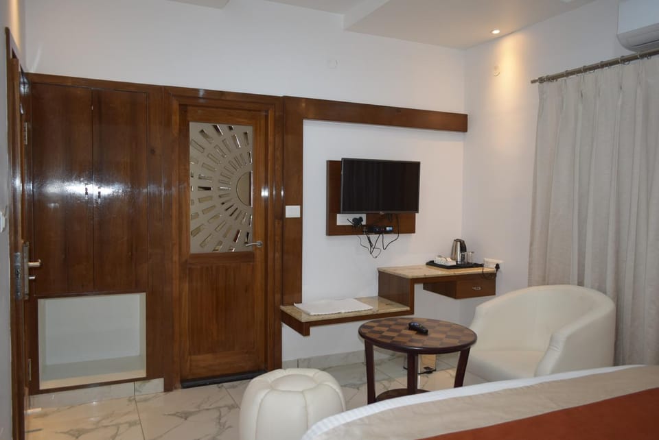 TV and multimedia, Seating area, hair dresser