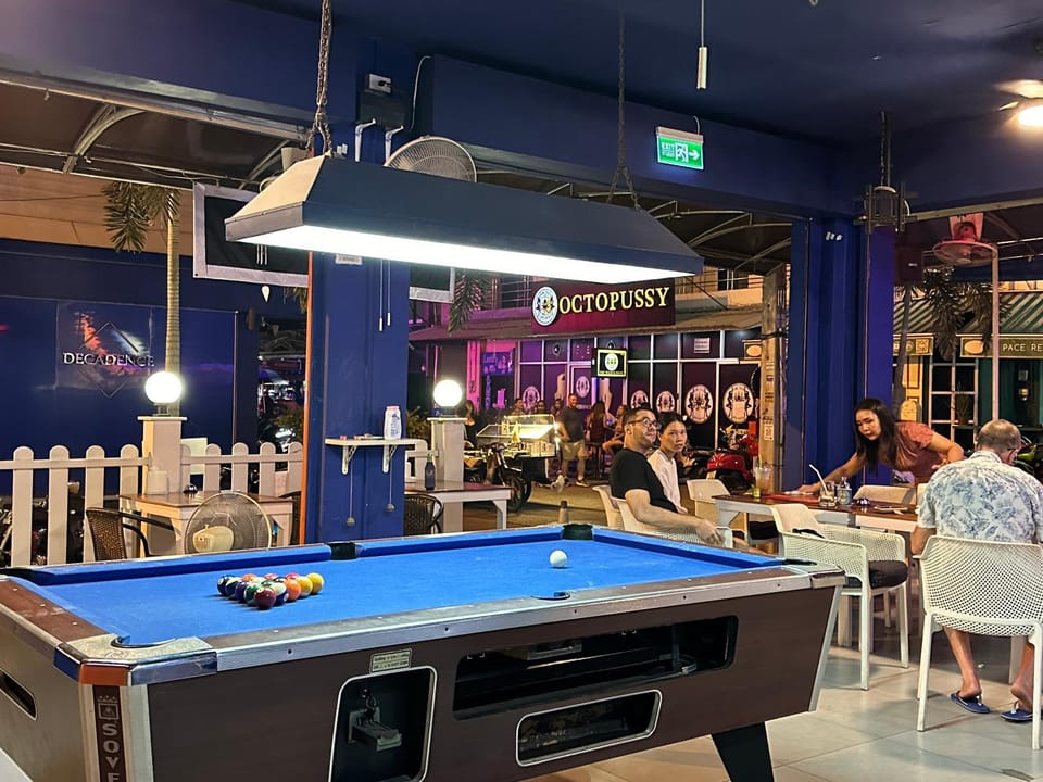 Game Room, Lounge or bar