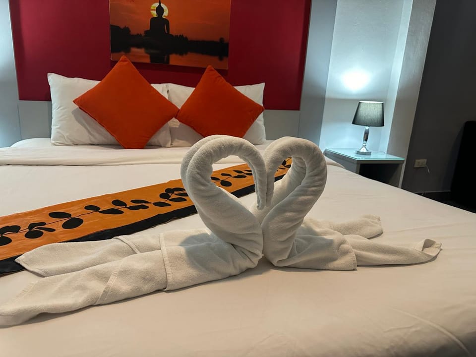 Garden Guest House Bed and Breakfast in Pattaya City