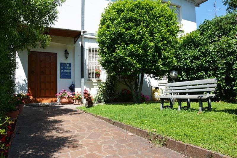 Facade/entrance, Garden view