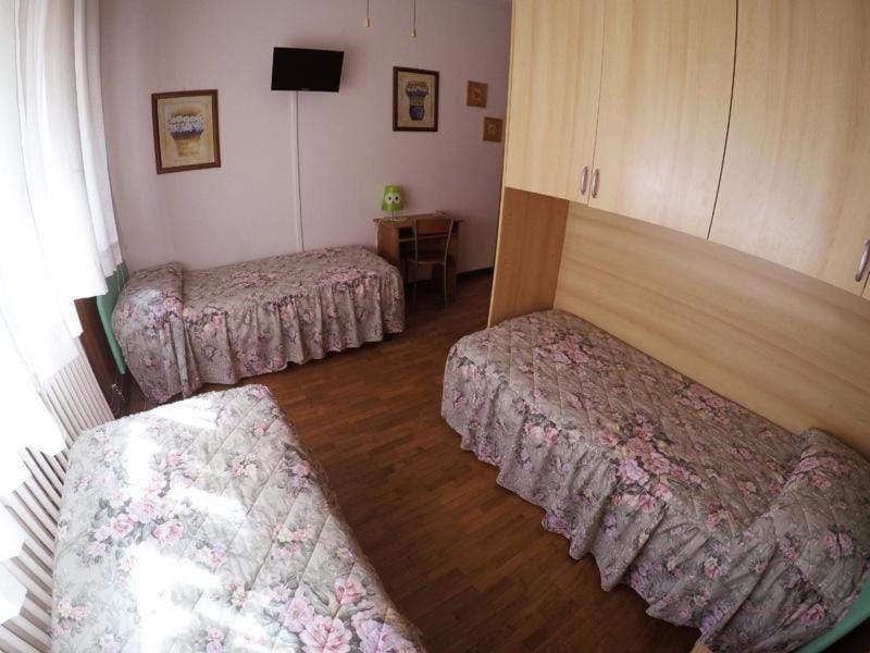 Bed, Bathroom, Bedroom, Garden view