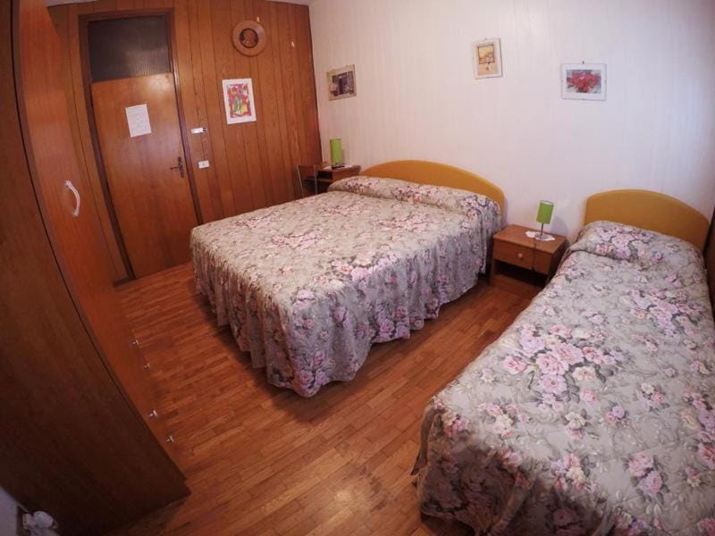 Bed, Bathroom, Bedroom, Garden view