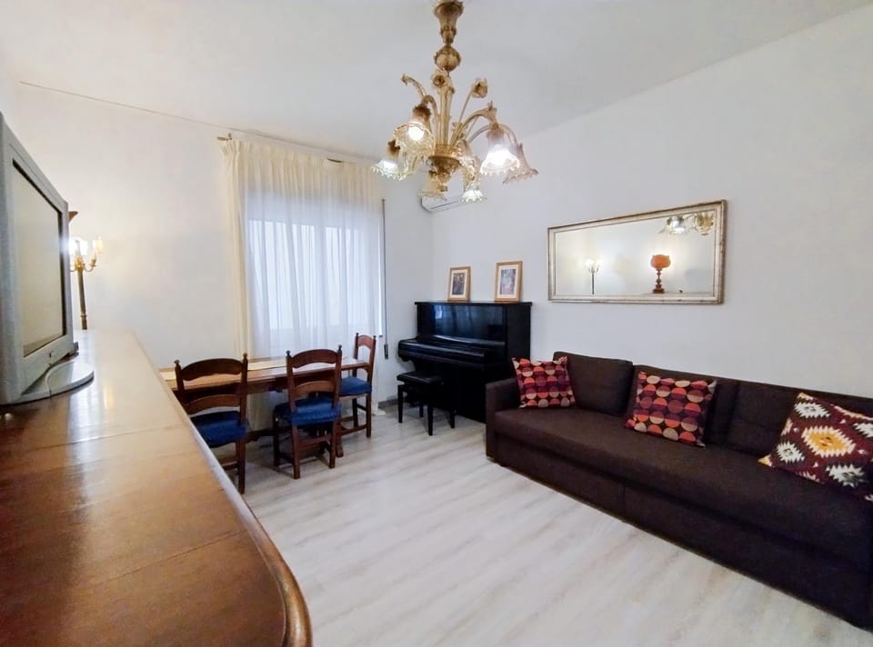 Communal lounge/ TV room, Living room, Photo of the whole room, air conditioner