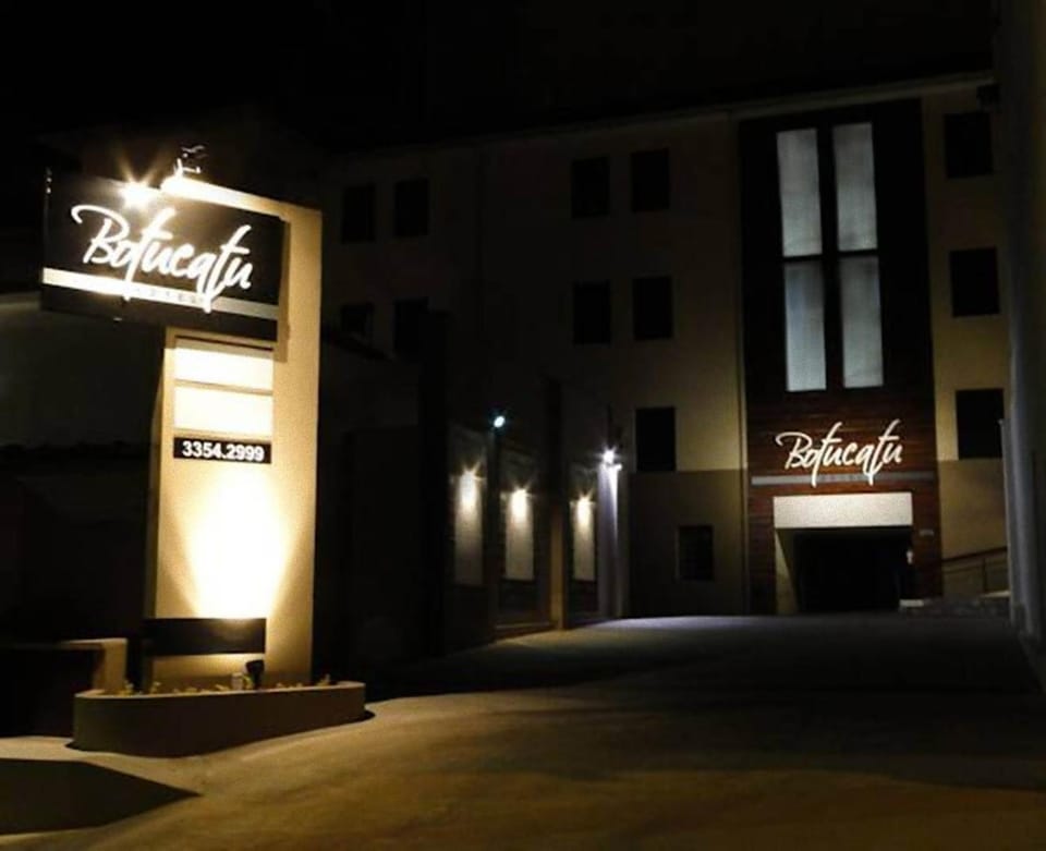 Property building, Facade/entrance, Property logo or sign
