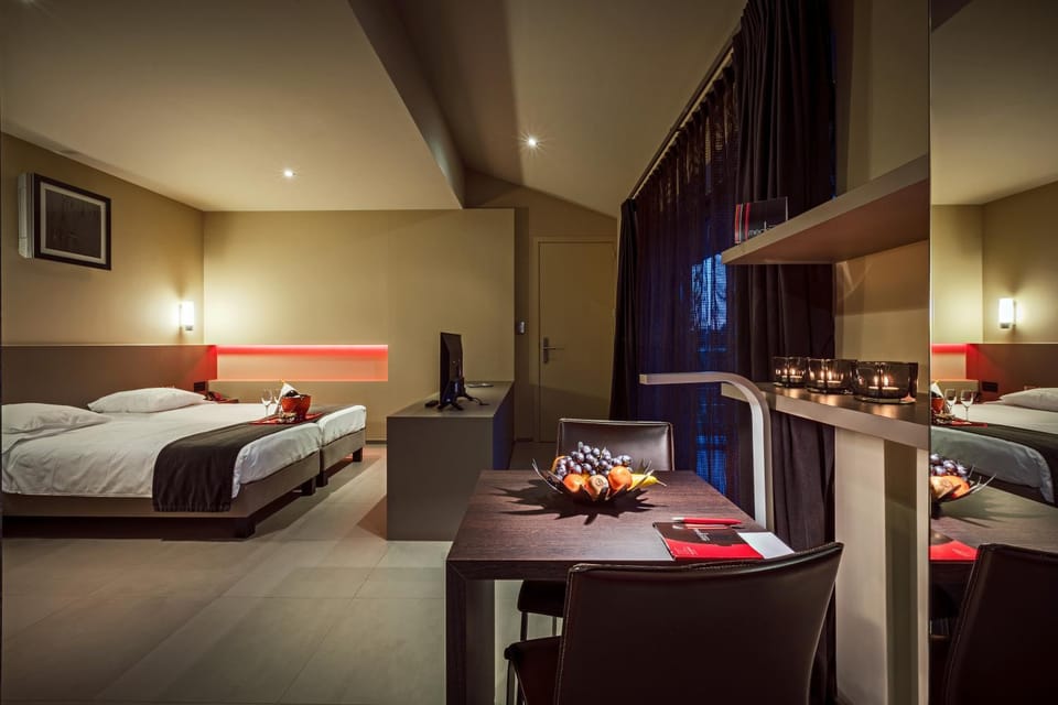 Toilet, Bathroom, Balcony/Terrace, Photo of the whole room