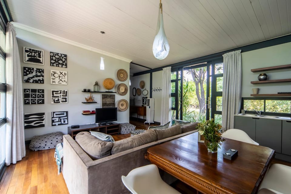 TV and multimedia, Living room, Lounge or bar