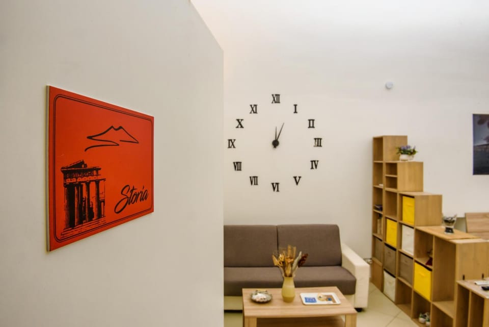Living room, Decorative detail, Seating area