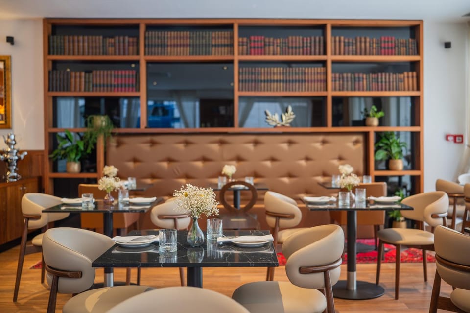 Restaurant/places to eat, Food and drinks, Breakfast