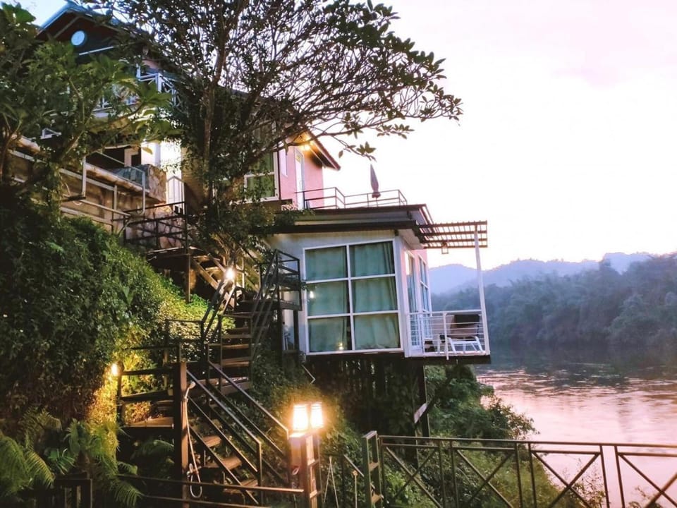 Jung Ja Hut Bed and Breakfast in Thailand