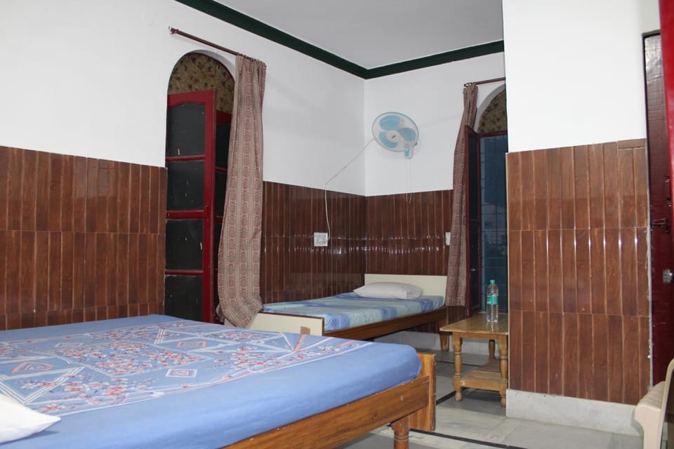Bed, View (from property/room), Photo of the whole room, Bedroom, River view, River view