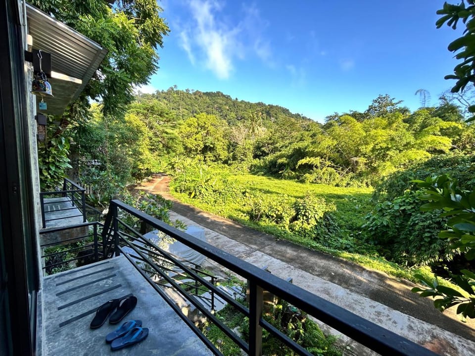 Day, Natural landscape, Garden, Garden, View (from property/room), Balcony/Terrace, Balcony/Terrace, Garden view, Mountain view