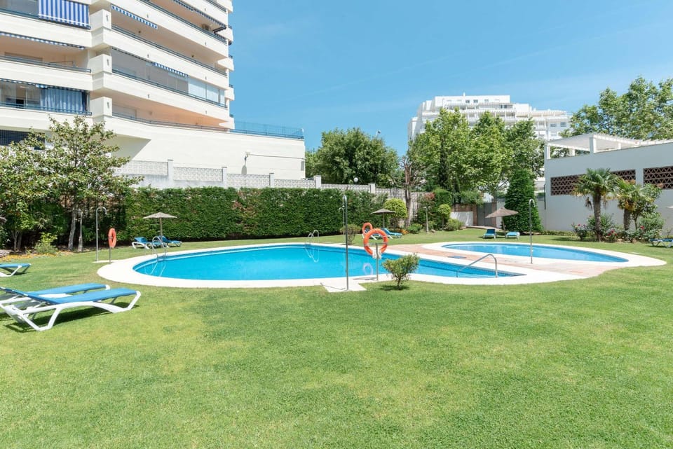 Garden, Swimming pool
