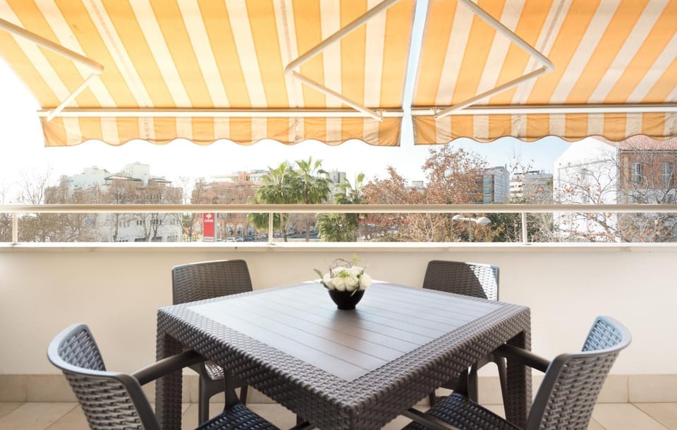 Off site, Balcony/Terrace