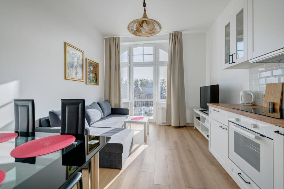Kitchen or kitchenette, Living room