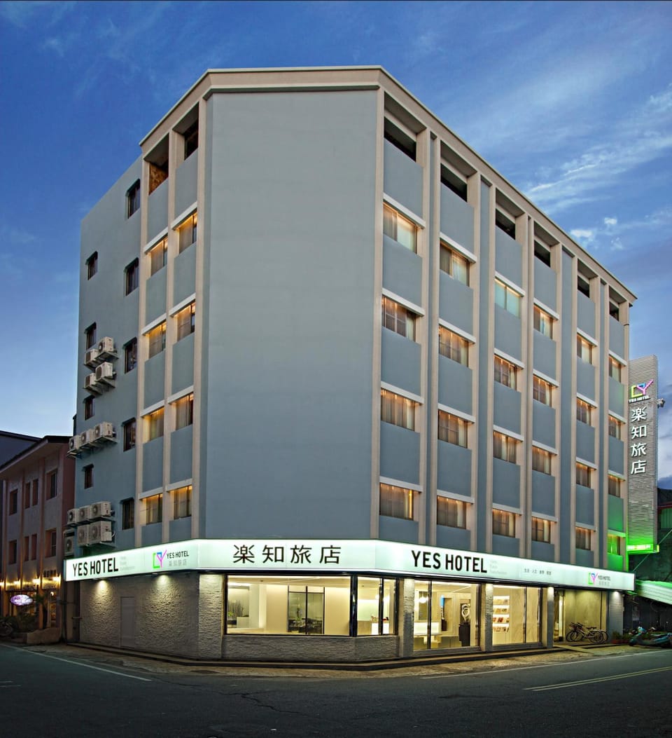 Property building, Facade/entrance, Off site, Bird's eye view, Other, Other, Decorative detail