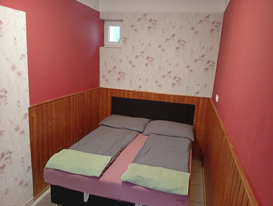 Pingpong Apartman Apartment in Hungary