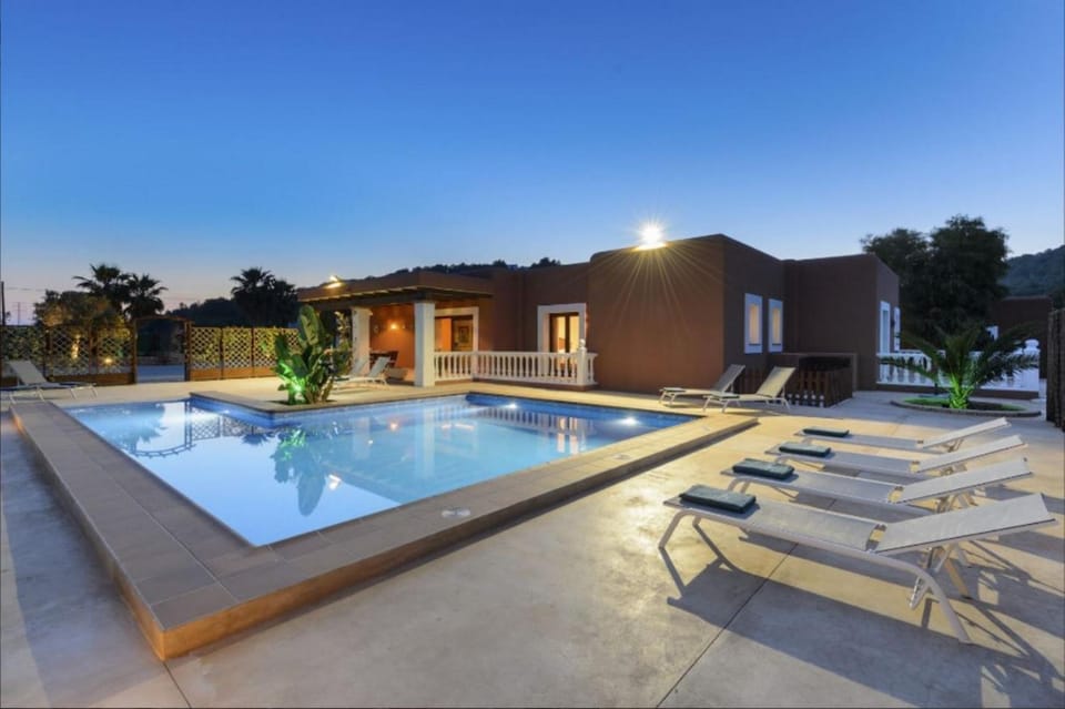 Property building, Swimming pool, Swimming pool