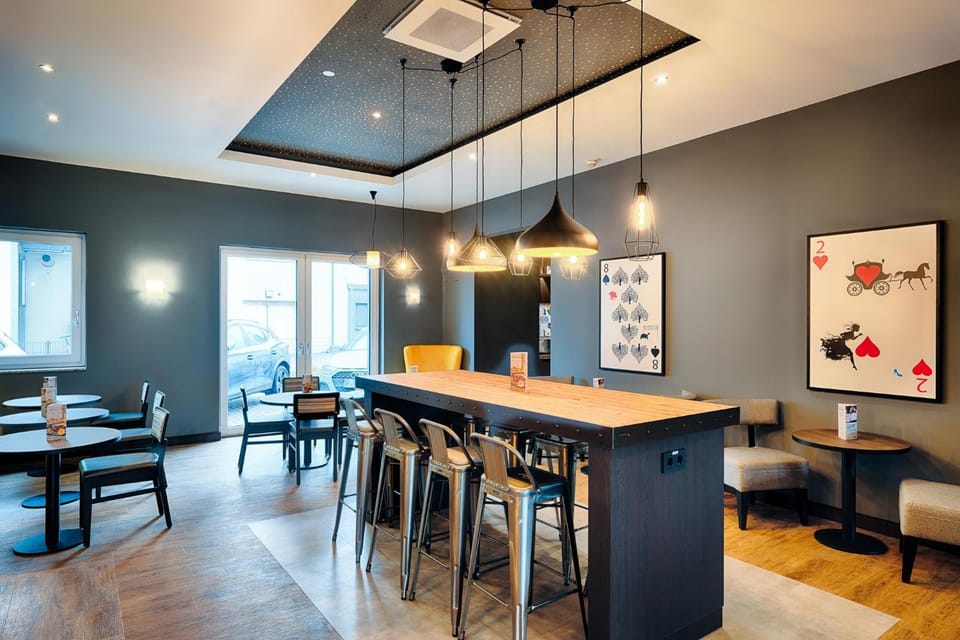 Restaurant/places to eat, Lobby or reception