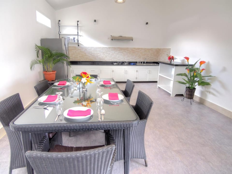 Dining area, Communal kitchen