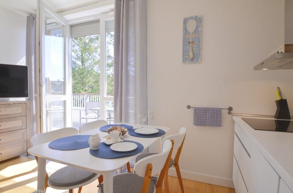 Bedroom Apartments - Bałtycka 10 z widokiem na las Apartment in Heringsdorf