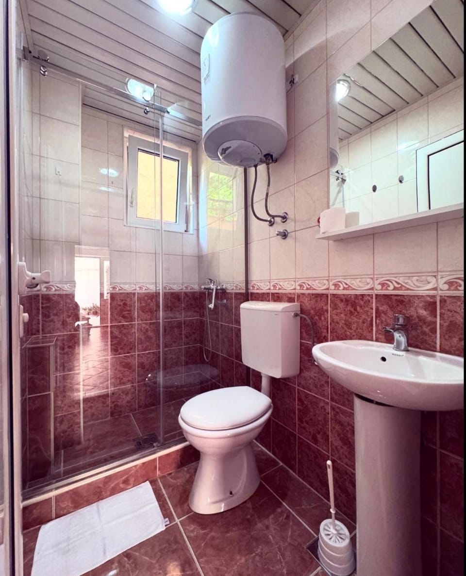 Guesthouse MB Knezevic Bed and Breakfast in Budva