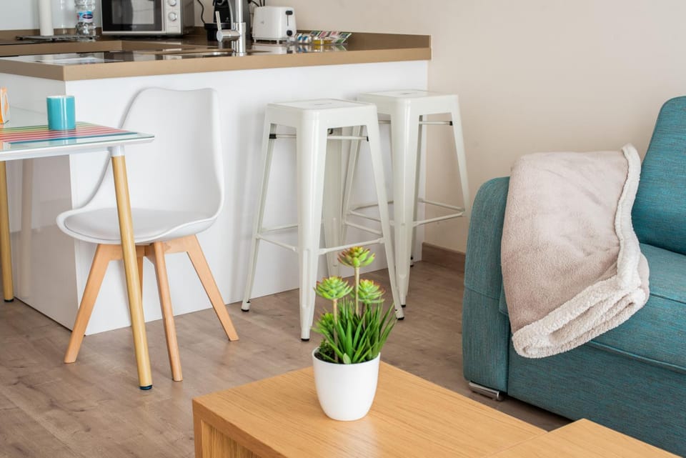 Kitchen or kitchenette, Living room