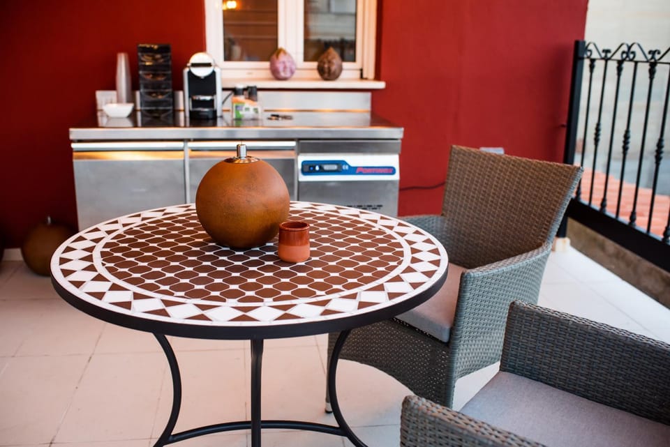 Balcony/Terrace, Internal: Not applicable to any particular room