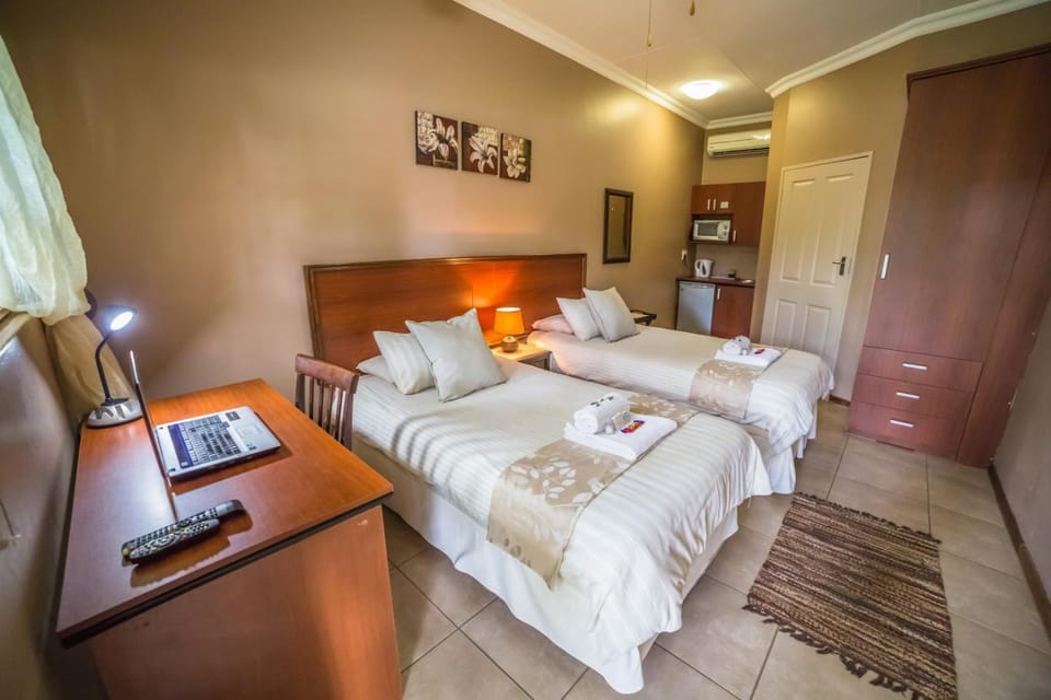Beryl1 Guest House Bed and Breakfast in North West, South Africa