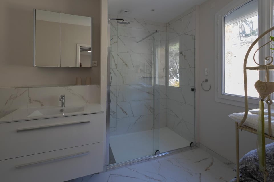 Shower, Bathroom