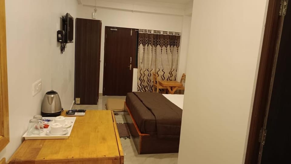 Coffee/tea facilities, hair dresser