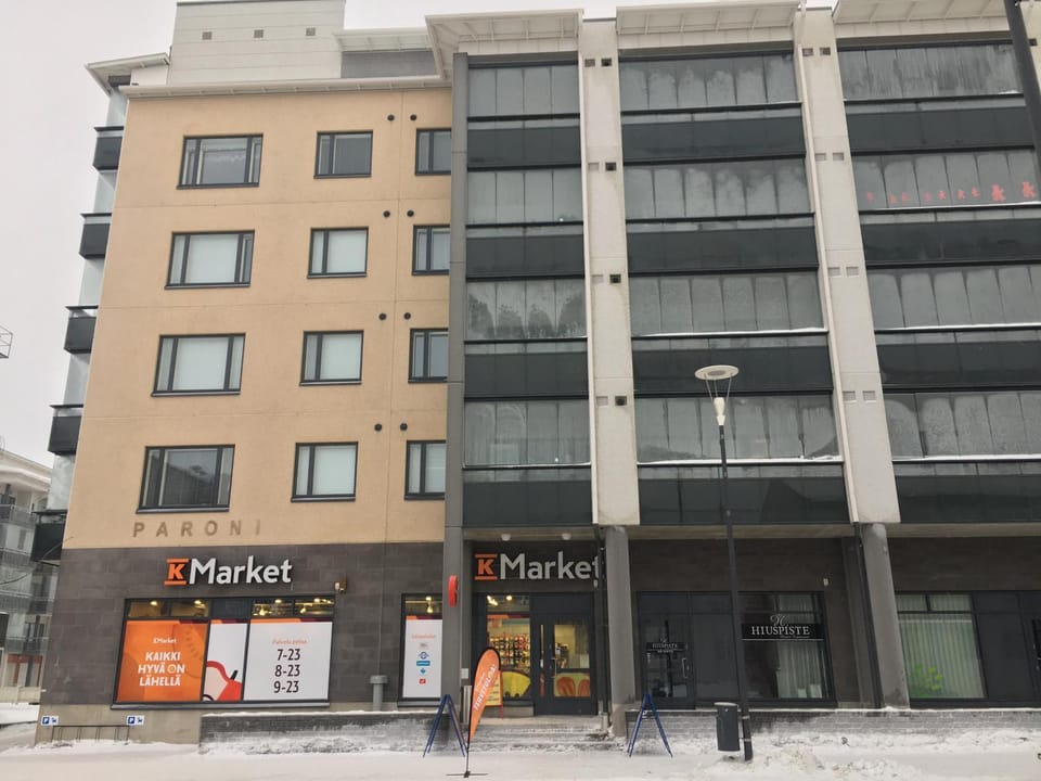 Property building, Facade/entrance, Supermarket/grocery shop