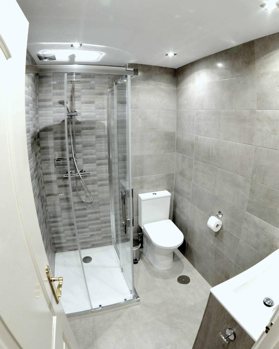 Shower, Toilet, Bathroom