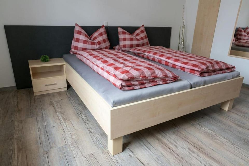 Bed, Photo of the whole room
