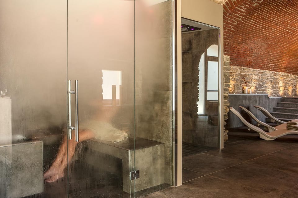 Hot Tub, Sauna, Steam room, Spa and wellness centre/facilities