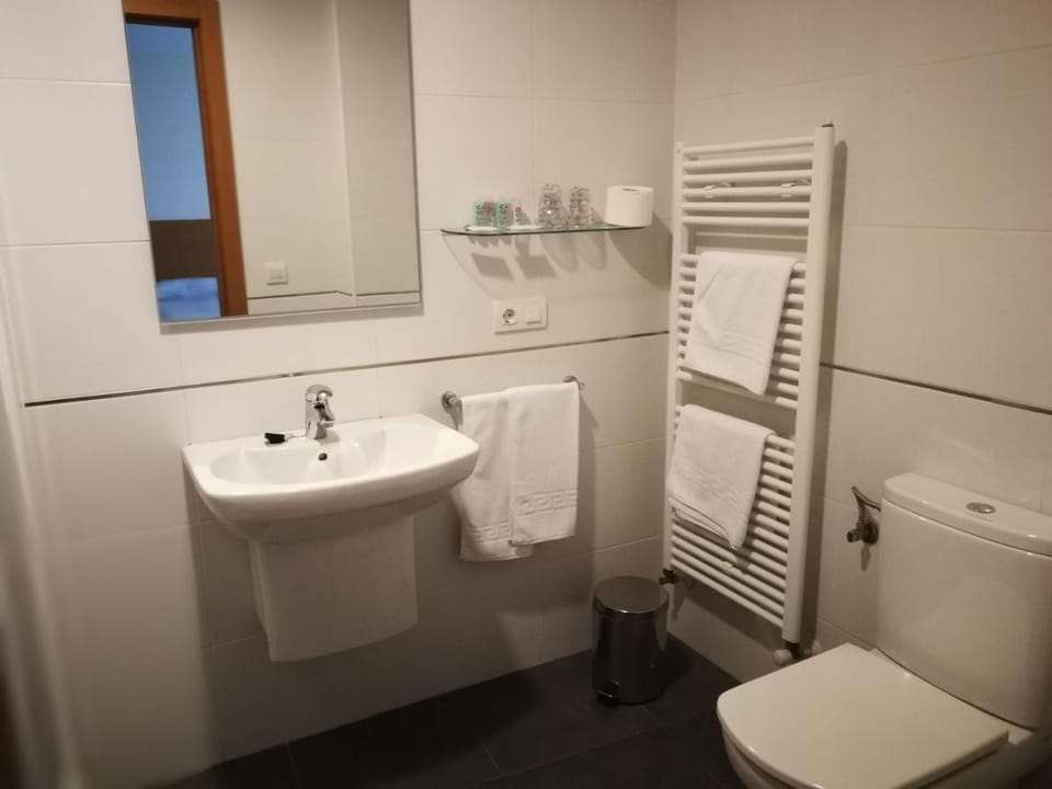 Pension Restaurante La Bombilla Bed and Breakfast in Galicia