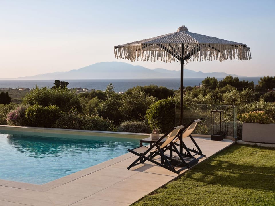Natural landscape, Sea view, Swimming pool, sunbed