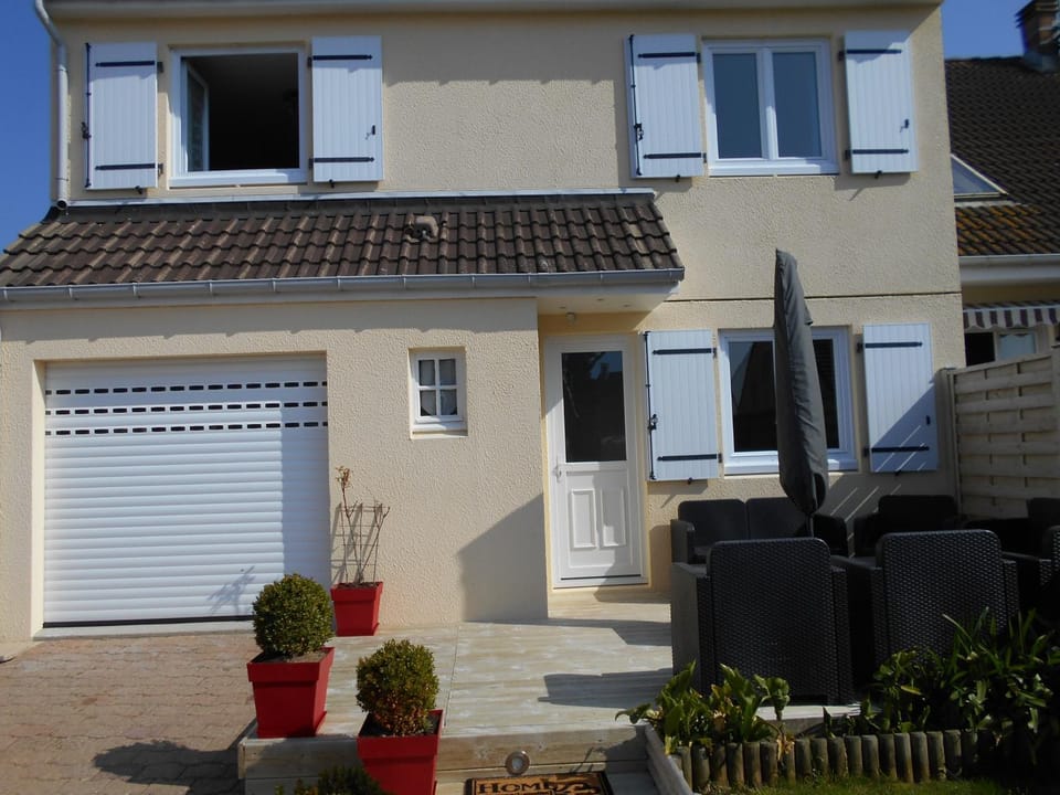 Patio, Facade/entrance