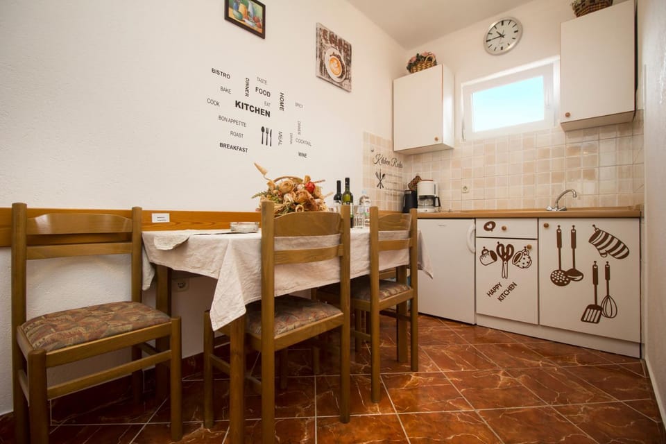 Apartment & Rooms Marigold Bed and Breakfast in Baška Voda