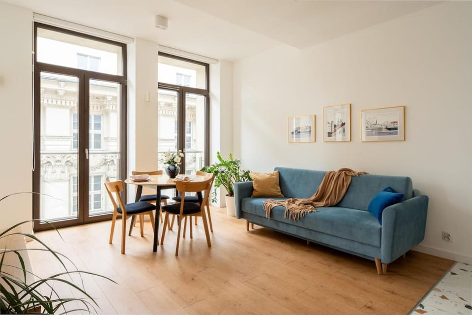 Free Garage Parking & AC, Quiet Luxury - Old Town & Kazimierz Apartment in Krakow