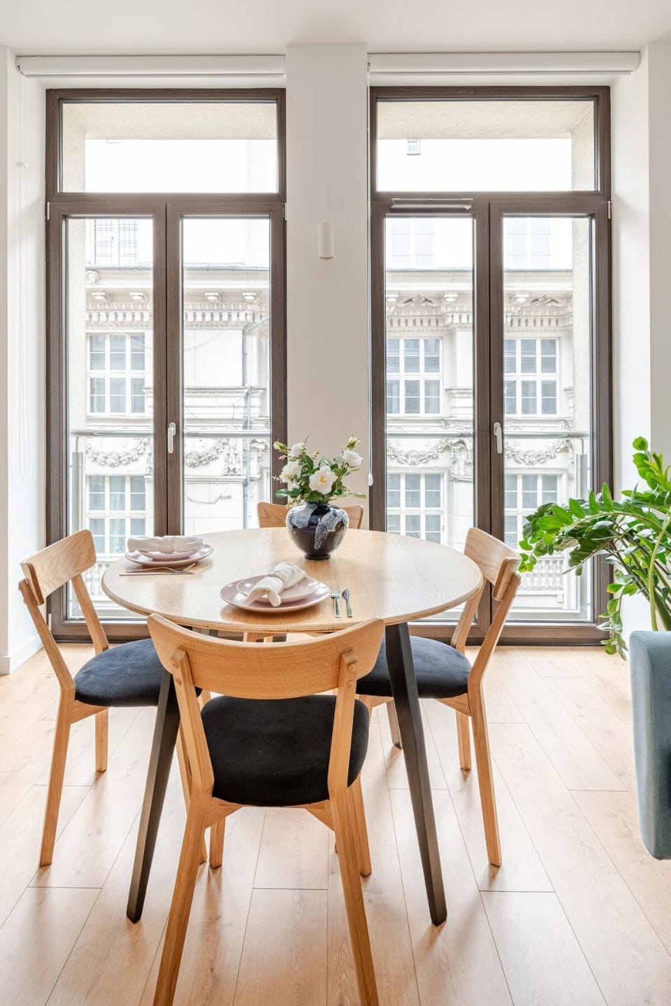 Free Garage Parking & AC, Quiet Luxury - Old Town & Kazimierz Apartment in Krakow