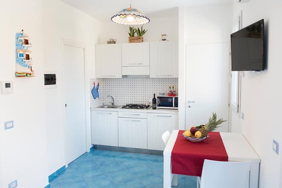 Kitchen or kitchenette, Living room