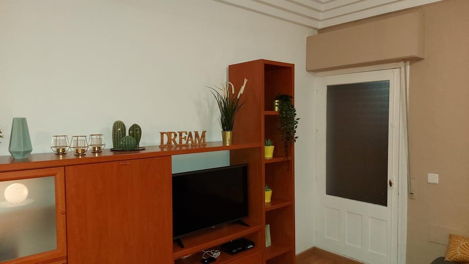 Property building, TV and multimedia, Living room