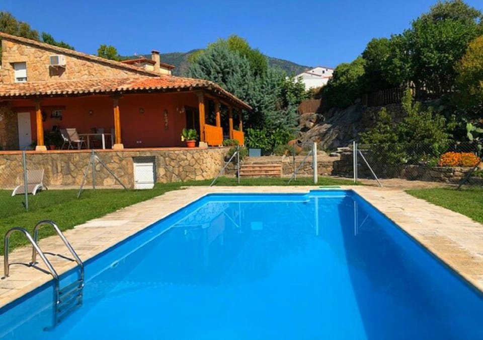 Swimming pool, Swimming pool